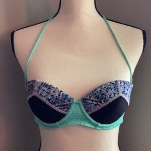 VS Bandeau Tri-Colored Bikini Top 👙